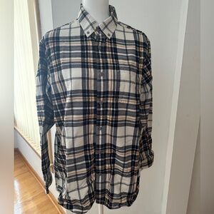 Women’s Plaid Button-Down Shirt - Black and White